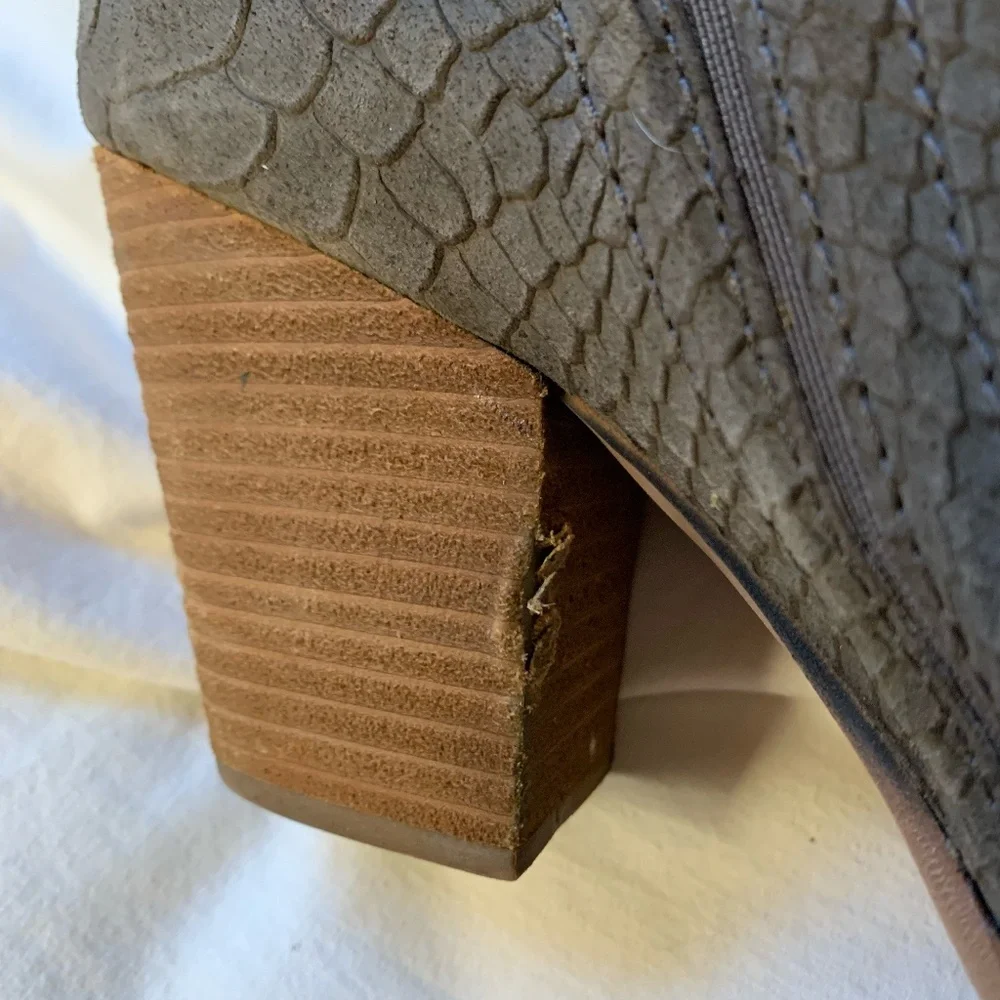 Jeffrey Campbell 'Rosalee' suede snake embossed ankle boots/booties - Picture 12 of 12